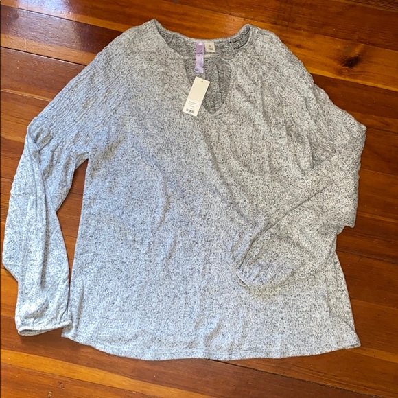 Francesca’s Super Soft Sweater - Picture 1 of 3